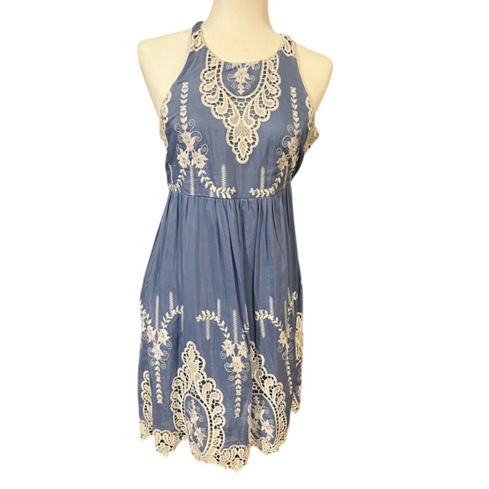 Ministry of Style by Bebe Sydney Blue Halter Dress with White Battenberg Lace